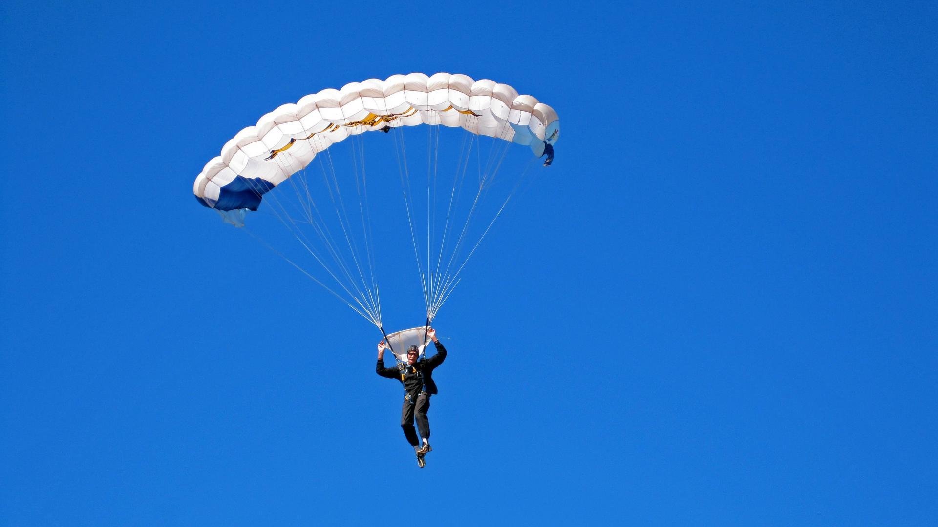 掘金攻防平衡继续领跑西部，掘金正式锁定西部前六席位